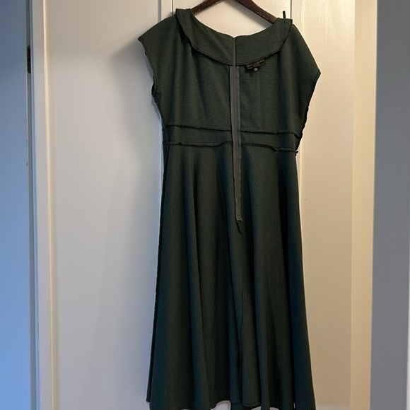 Stop Staring - Picture 6 of 10